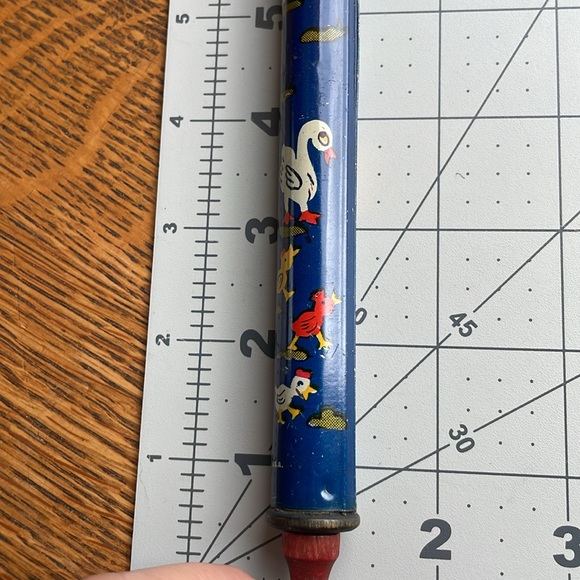 Antique Kirchhof tin toy whistle/noisemaker, nursery rhyme motif - Picture 7 of 11